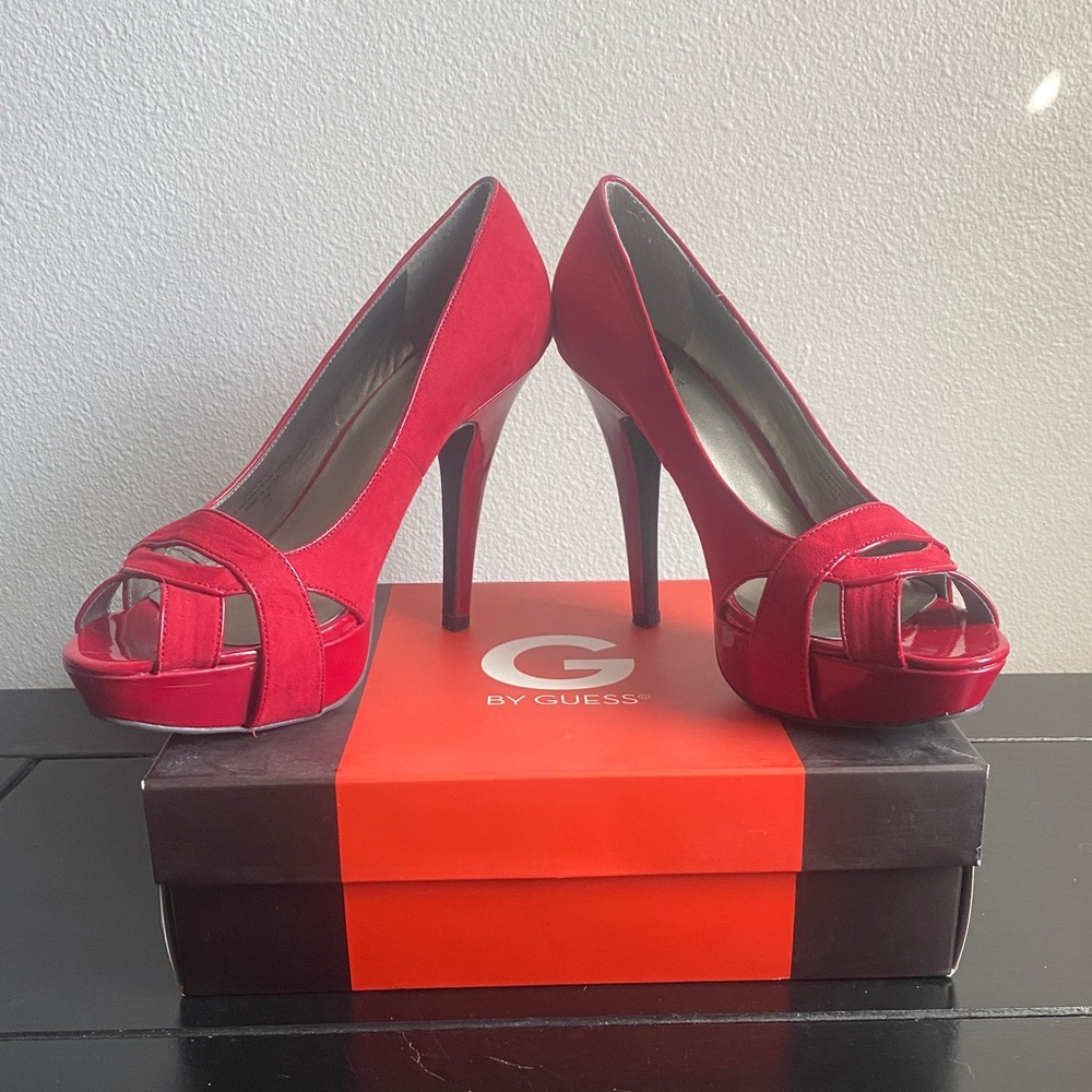 Guess Carlina red pumps